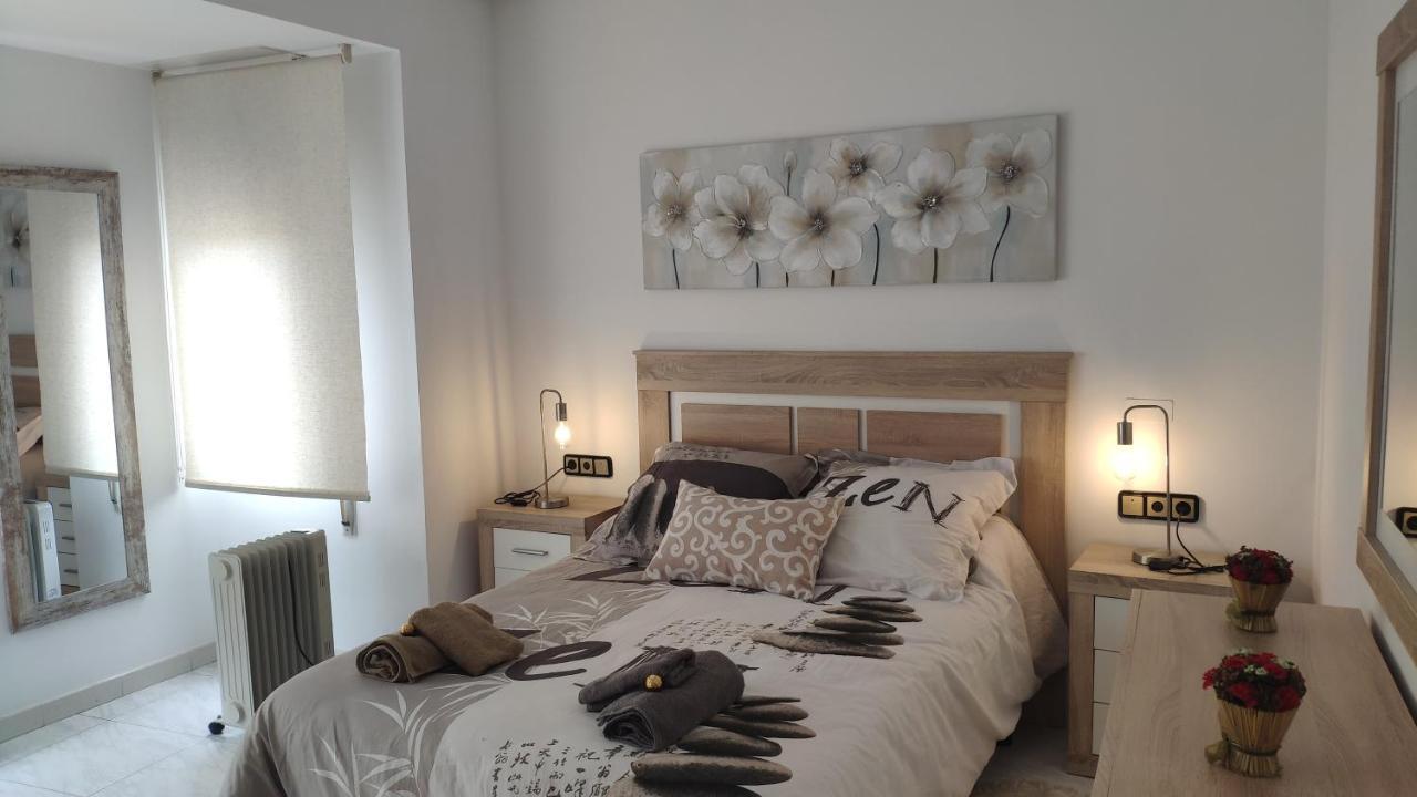 The Triplets Apartment Agres ภายนอก รูปภาพ