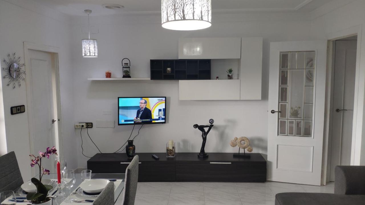 The Triplets Apartment Agres ภายนอก รูปภาพ