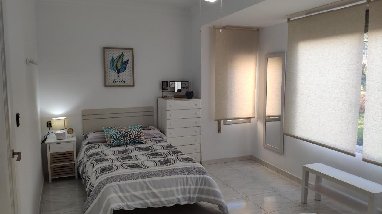 The Triplets Apartment Agres ภายนอก รูปภาพ