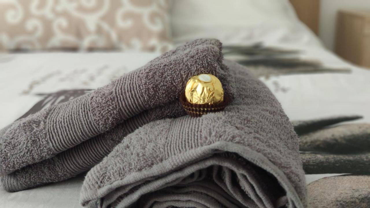 The Triplets Apartment Agres ภายนอก รูปภาพ